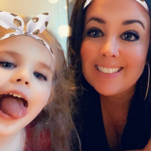 Meet your Posher, Brittney - Picture 2 of 3